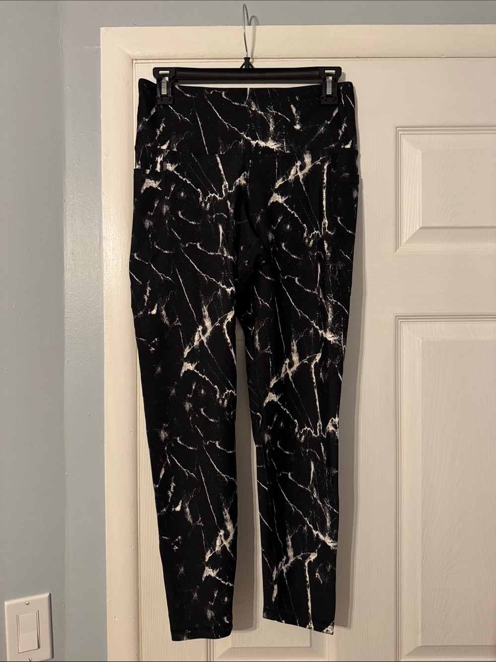Old Navy Black Marble-Print Leggings